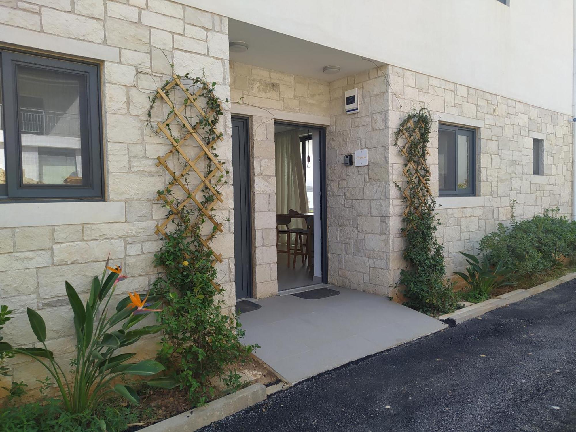Cream Cozy Getaway - 3 Pearls Pool Retreat Apartment Dempla Exterior foto